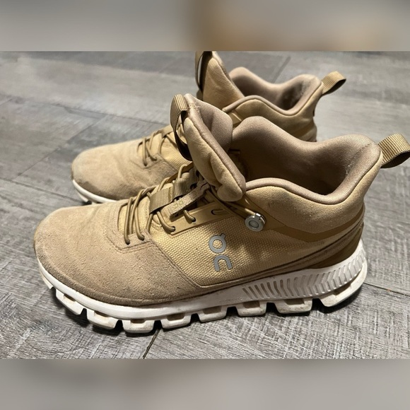 On Cloud Hi Sneakers in Yellow Size 6.5 SOLD OUT - Picture 1 of 6